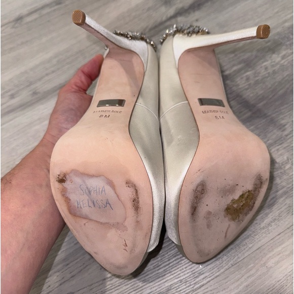 Badgley Mischka Kiara Embellished Ivory
Peep-toe Pump - Picture 13 of 15